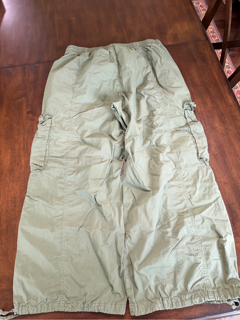 aerie Olive Green Cargo Pants with Drawstring Waist - Picture 2 of 3